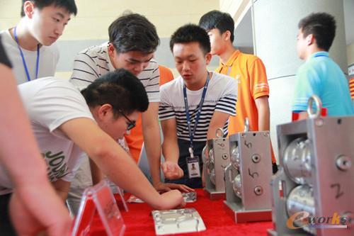 图4 一等奖参赛队作品展示