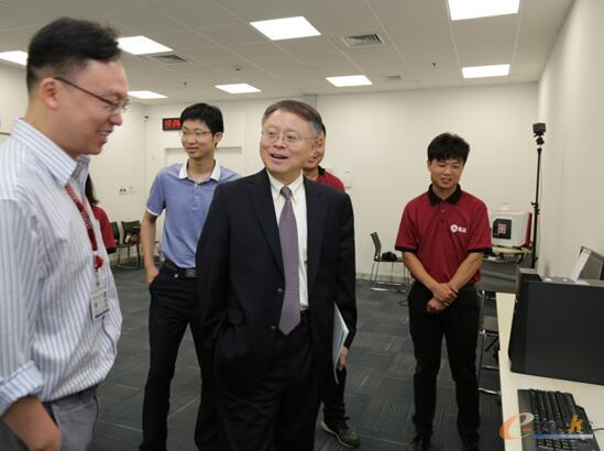 上海科技大学校长江绵恒博士对兆芯国产自主可控x86处理器予以了高度关注和肯定